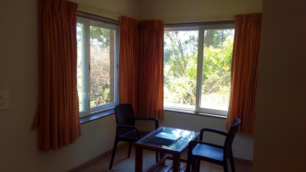 Hotel Tree Top Mahābaleshwar Buitenkant foto